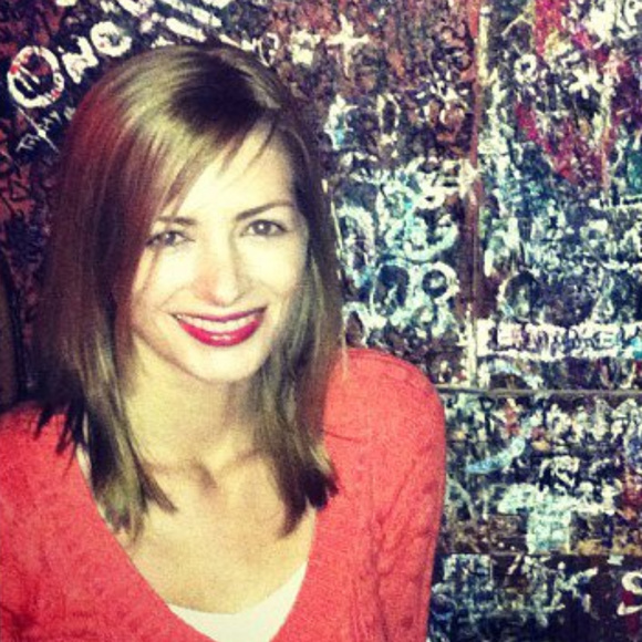 Meet your Posher, Laura - Picture 7 of 7